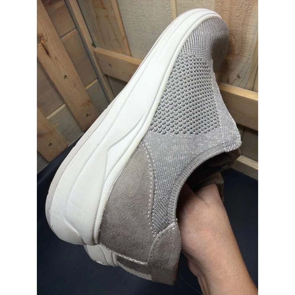 Bzees Size 9 Trophy Womens Slip-On Sneakers Morel Taupe Stretch